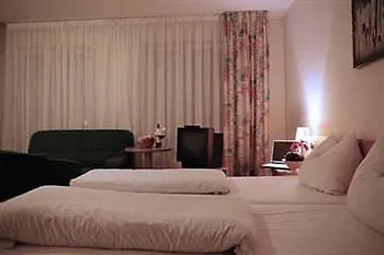 Ariva Boardinghouse Platanenhof 3*